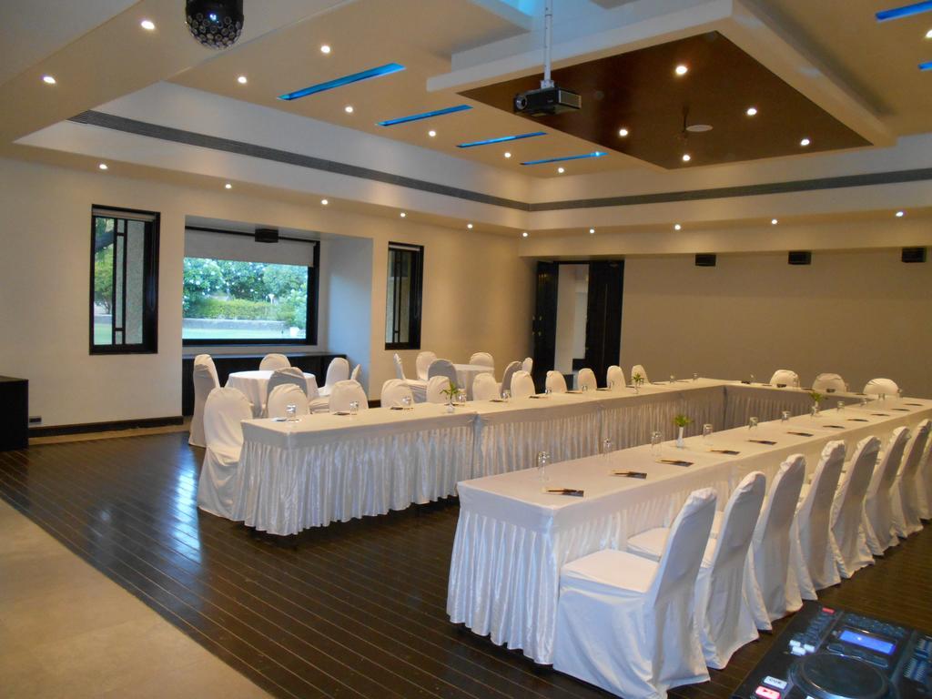 The Meadows Resort And Spa Αουρανγκαμπάντ Εξωτερικό φωτογραφία