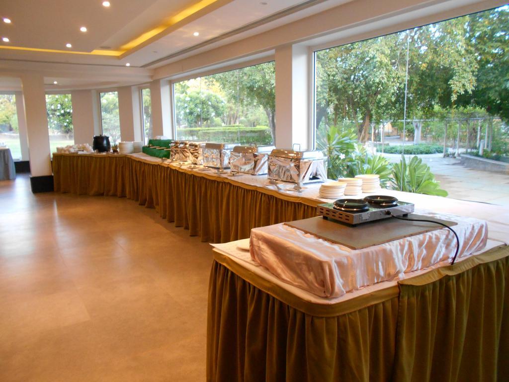 The Meadows Resort And Spa Αουρανγκαμπάντ Εξωτερικό φωτογραφία